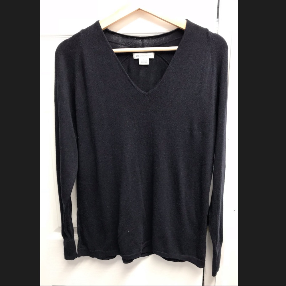 Navy long sleeved sweater